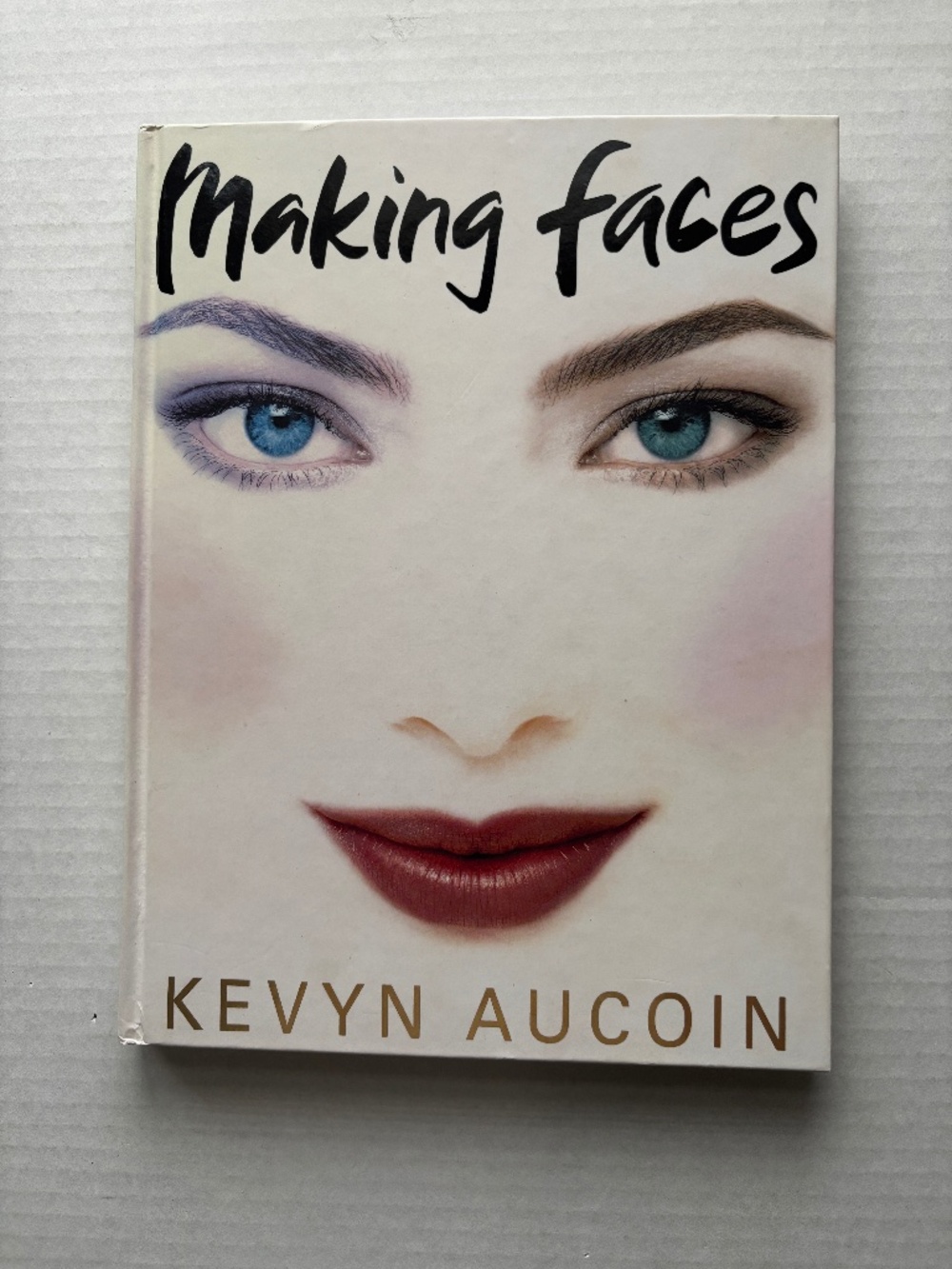 Book  "Making faces" by  Kevyn Aucoin   make up artist